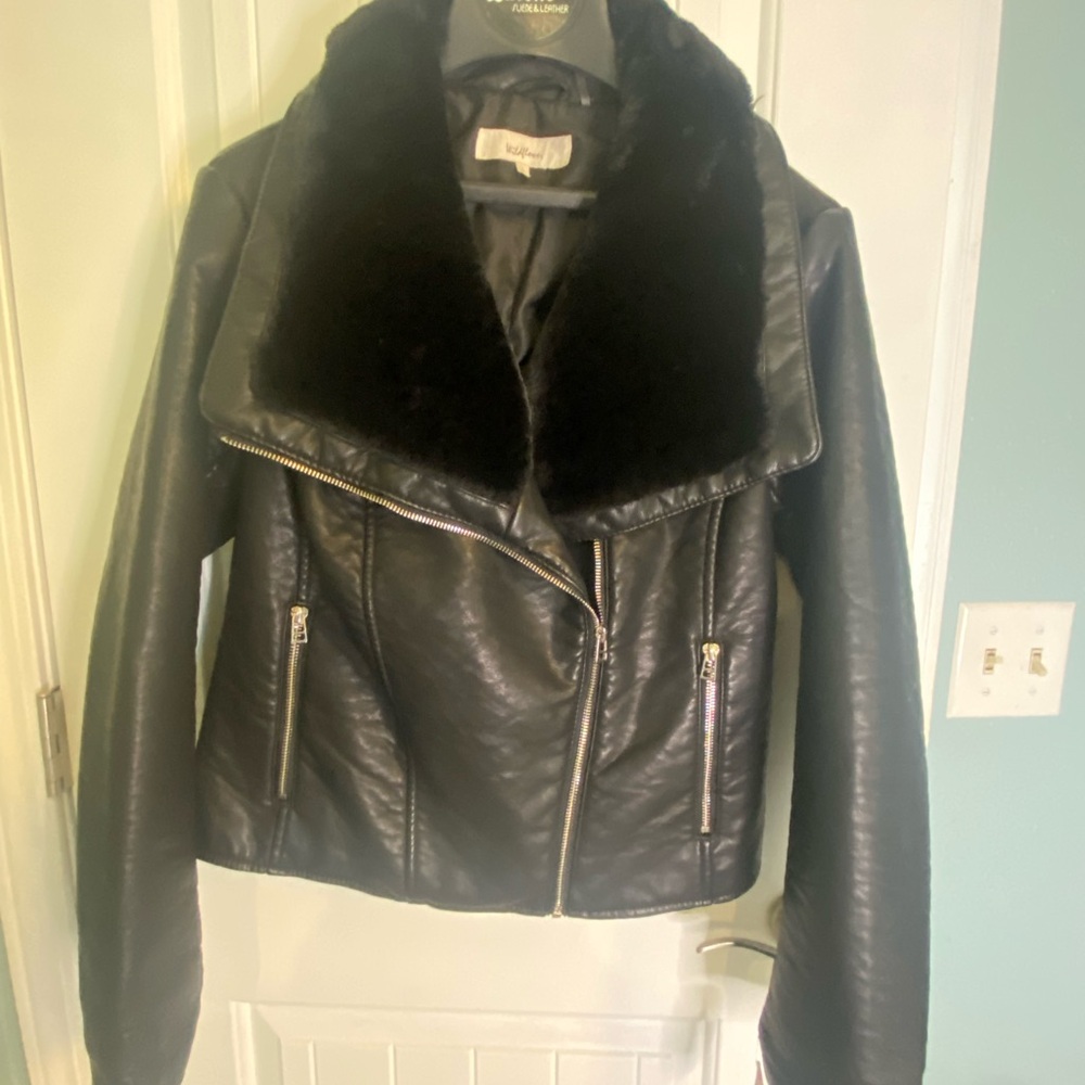 Black Faux Leather Jacket with Fur Collar L NWT